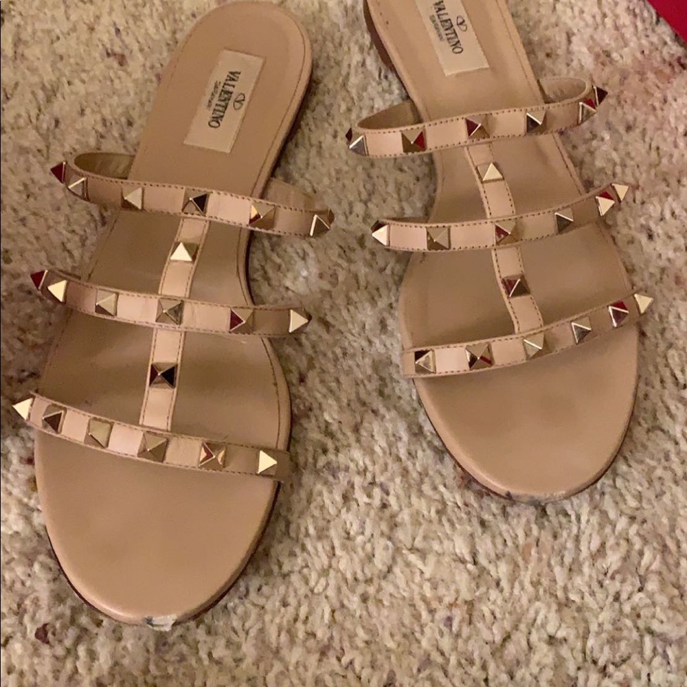 Valentino nude stud flats